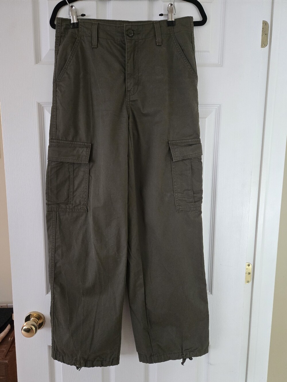 Levi's Cargo Pants, Size 26